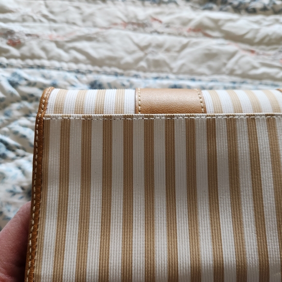Striped Wallet - Picture 4 of 5